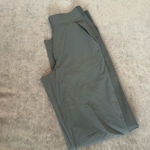 Athleta Brooklyn mid rise ankle pant. Comfortable & stretchy. Color-sage. Size 0